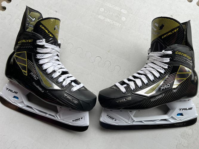 Used True Regular Width Size 8.5 Catalyst Pro Hockey Skates