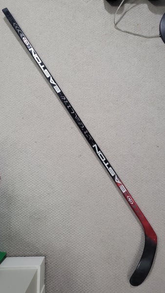 Easton Stealth CX Grip Senior Hockey Stick for Sale in Surprise, AZ -  OfferUp