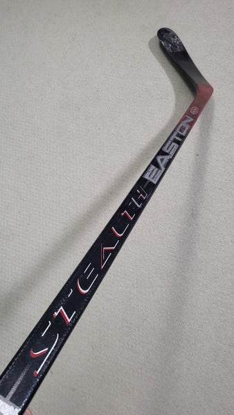 Easton Stealth CX Grip Senior Hockey Stick for Sale in Surprise, AZ -  OfferUp