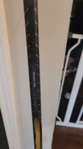 Used Junior CCM Right Handed Super Tacks AS-V PRO Hockey Stick P29