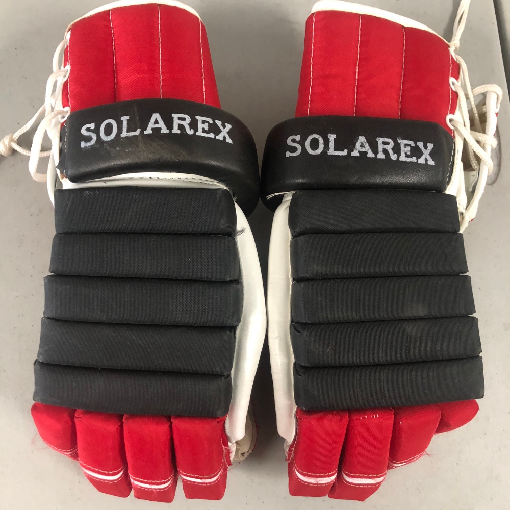VINTAGE Nearly New SOLAREX hockey gloves