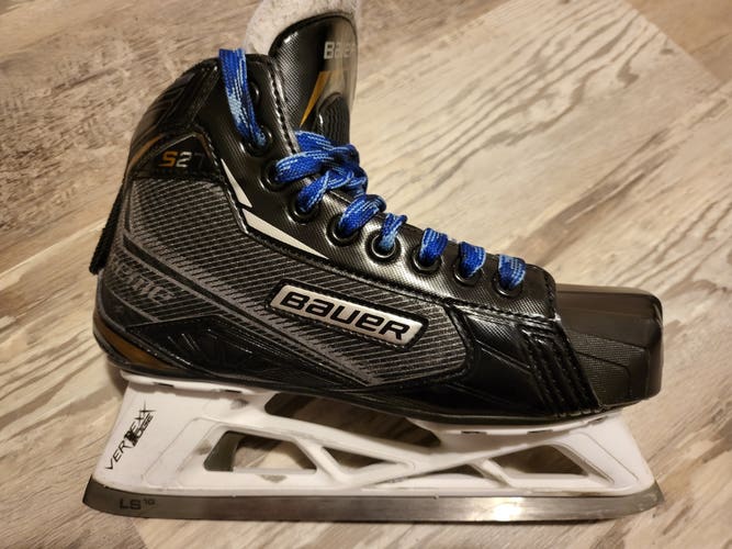 Junior Used Bauer Supreme S27 Hockey Goalie Skates Regular Width Size 4.5