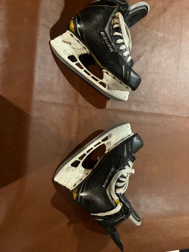 Used Bauer Size 7 Hockey Skates