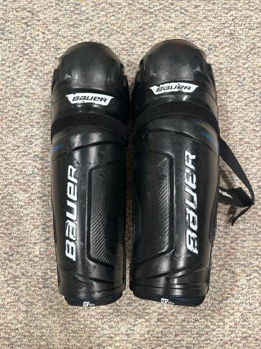 Men’s used Bauer shin pads