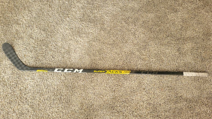 Junior Used Right Handed CCM Super Tacks AS2 Pro Hockey Stick P28