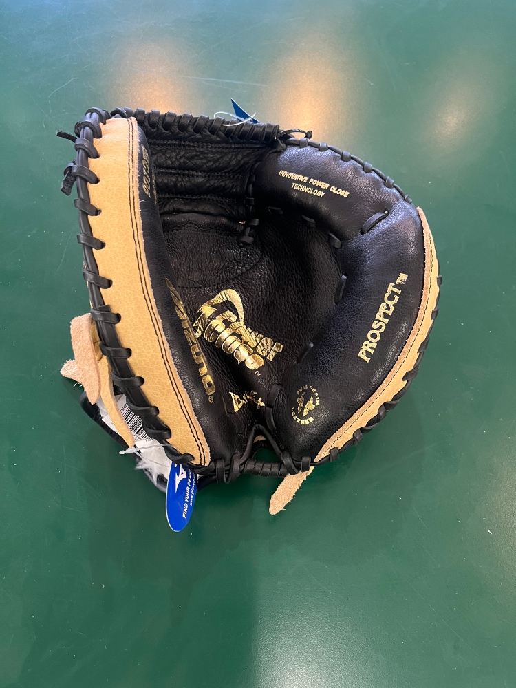 New Mizuno Prospect Right Hand Throw 32.5” Catchers Glove