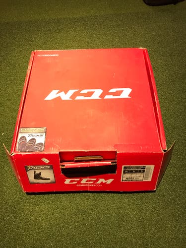 Senior New CCM Tacks Hockey Skates Regular Width Size 9