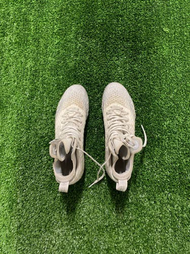 Under Armour White Men's Size 9.0 (Women's 10) Mid Top Spotlight