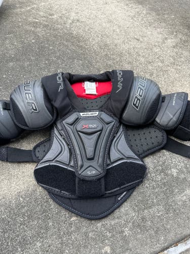 Used Small Bauer  Vapor x900 Lite Shoulder Pads