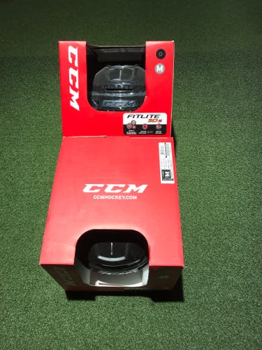 New Medium CCM Fitlite 3DS Helmet