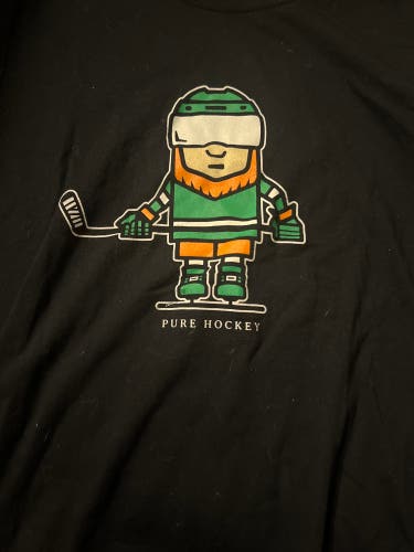 Pure hockey st Patrick’s day tshirt Medium