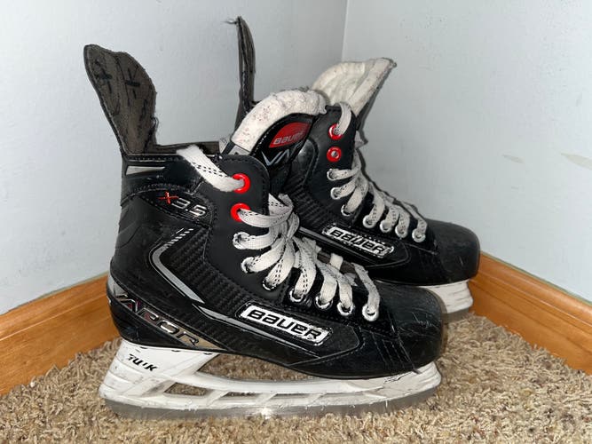 Used Bauer Regular Width Size 4 Vapor X3.5 Hockey Skates