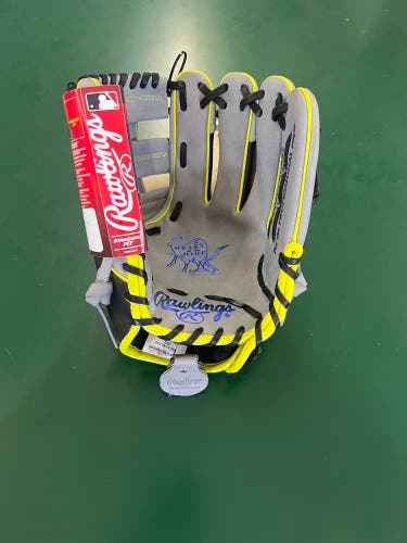 New Rawlings Heart of The Hide Right Hand throw 11.75” Glove