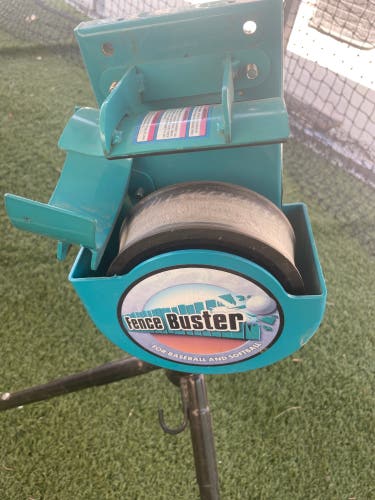 Pitching Machine (Fence Buster)