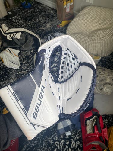 New Bauer Pro Stock Mach Goalie Glove
