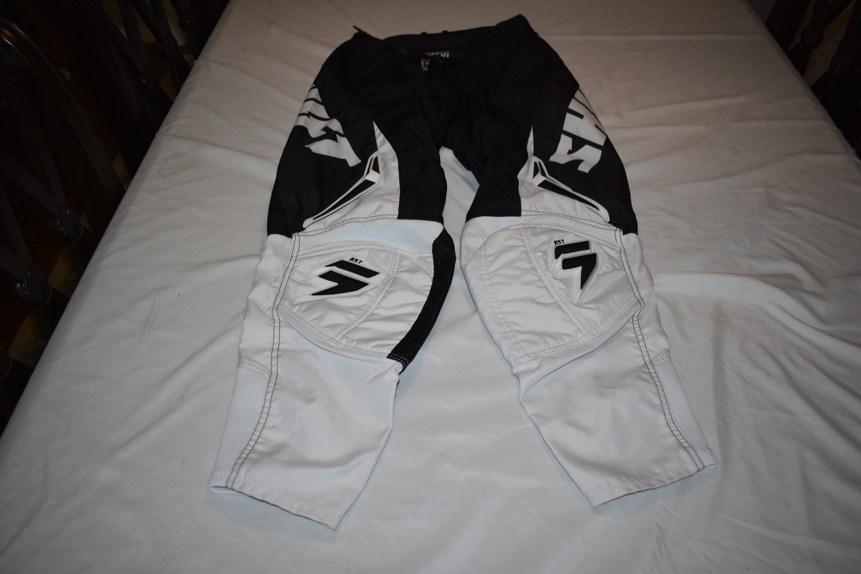 Shift MX Assault Ride Club Motocross Race Pants, Black/White, Size 30 - Great Condition!