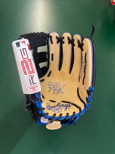 ew Rawlings Heart of the Hide Baseball R2G Right Hand Throw 11.75” Glove