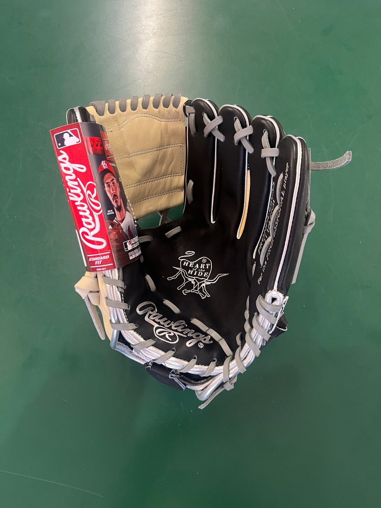 New Rawlings Heart of the Hide Baseball Right Hand Throw 11.5” Glove