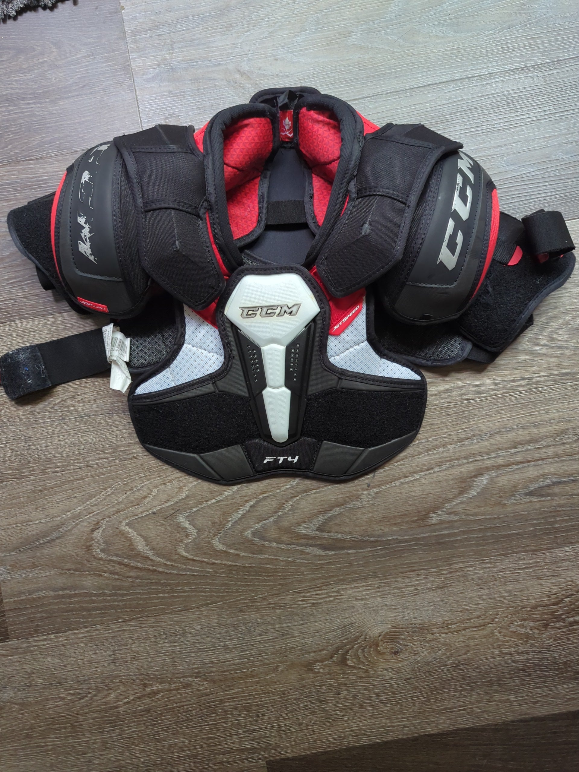 CCM JetSpeed FT4 Pro Shoulder Pad - Junior