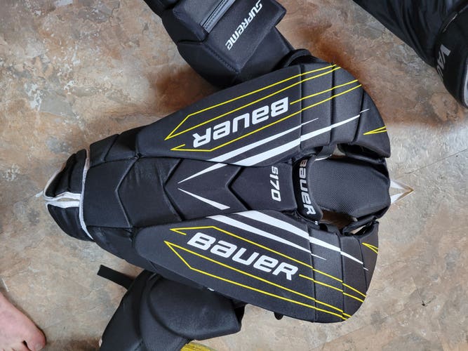 Used Large Bauer Supreme S170 Goalie Chest Protector