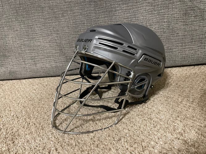 Box/indoor lacrosse helmet