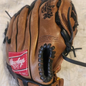 2 Rawlings Right Hand Throw Longhorn Series Baseball Gloves 12"
