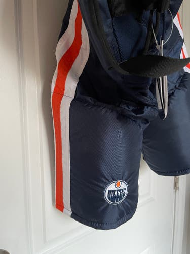 Senior New Medium Bauer Nexus Hockey Pants Pro Stock Oilers NUGENT-HOPKINS