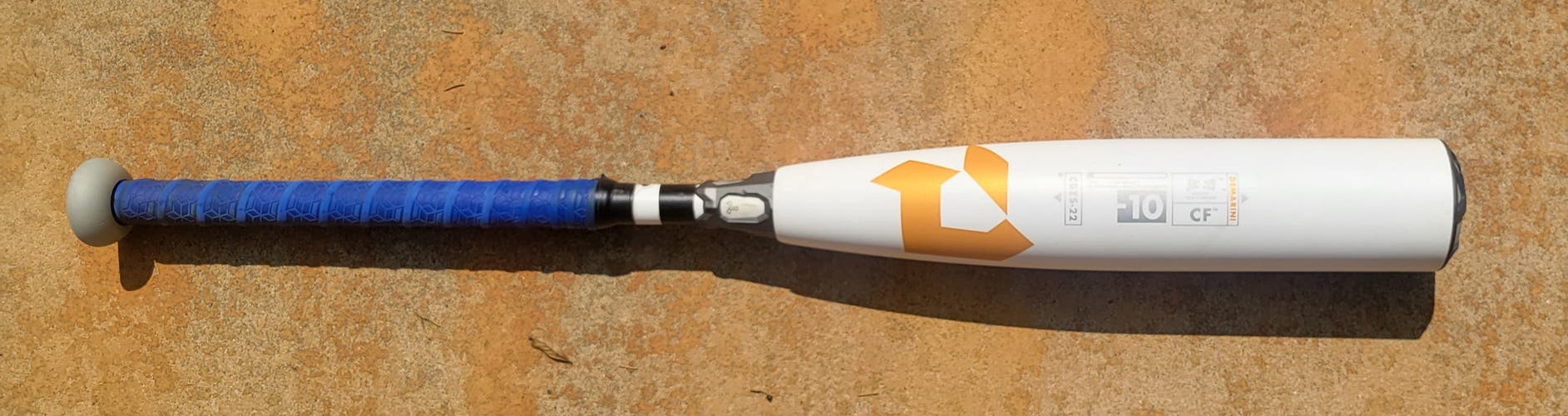 Used USSSA Certified 2022 DeMarini Composite CF Bat (-10) 18 oz 28"