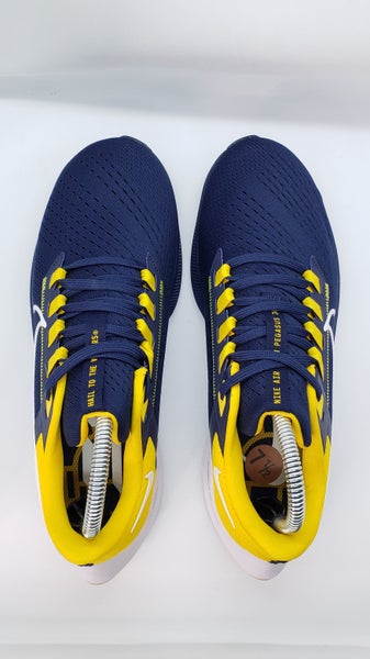 Michigan Wolverines Nike Air Zoom Pegasus 38