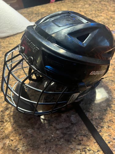 Used Medium Bauer Re-Akt 150 Helmet
