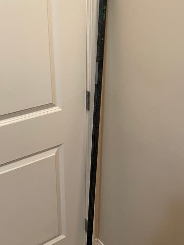 Right Handed P29 CCM Trigger 6 Pro 80 Flex Hockey Stick