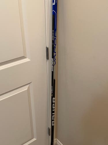 Right Handed P92 Bauer Hyperlite 77 Flex Hockey Stick