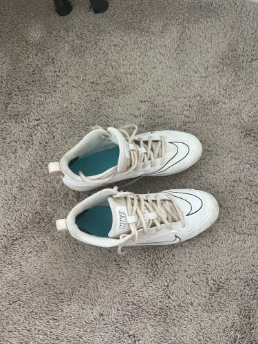 White Used Size 7.0 (Women's 8.0) Mid Top Huarache