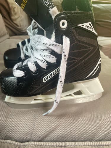 New Bauer Size 12 Supreme 140 Hockey Skates