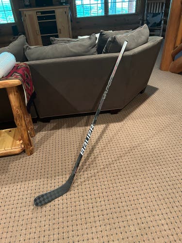 Bauer Vapor Hyperlite Senior Right Handed P88 77 Flex