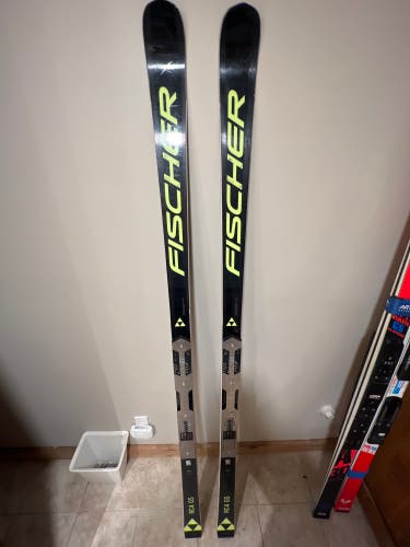 2022 RC4 World Cup GS Skis. Shape 495, Flex 52 Size 193