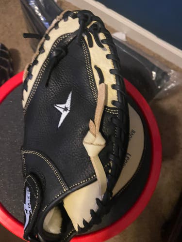 Right Hand Throw 33.5" CM3031 Catcher's Glove
