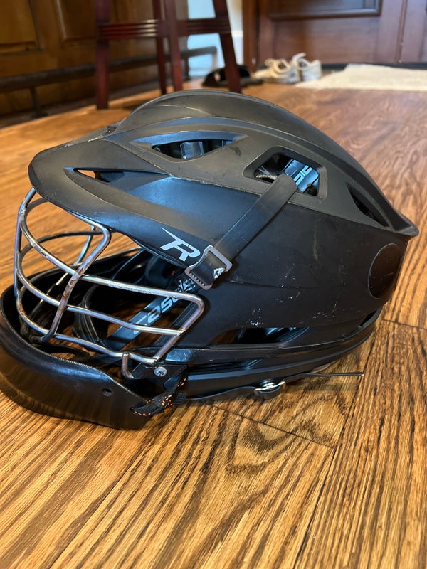Used Goalie Cascade R Helmet
