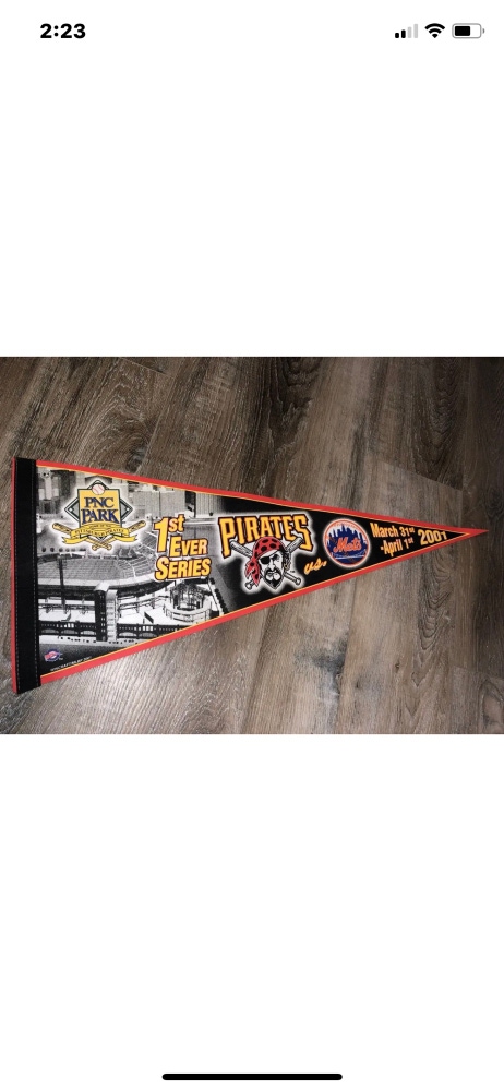 PITTSBURG PIRATE PNC PARK 1ST EVER SERIES FULL SIZE PENNANT WINCRAFT 2001