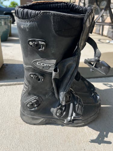 Fox Boots Youth Size 7