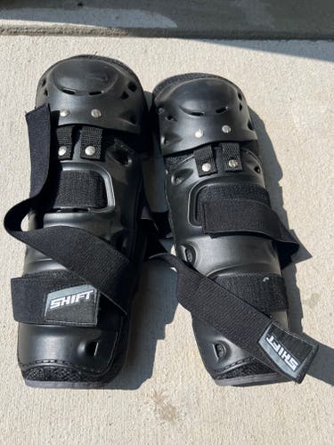 Shift Adult Shin Guards Like new