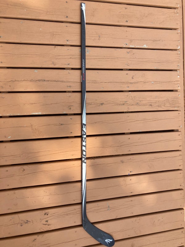 Easton Synergy HTX Pro Grip Stick Senior 100 Flex - HP Promo,  Spielseite:rechts, Biegung:E3 Hall/Sakic : : Sport & Freizeit