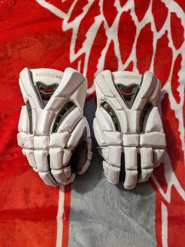 Used Player's Maverik Rome Lacrosse Gloves 13"