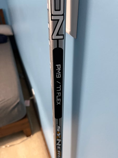 Bauer EASTON SYNERGY GRIP HOCKEY STICK SILVER