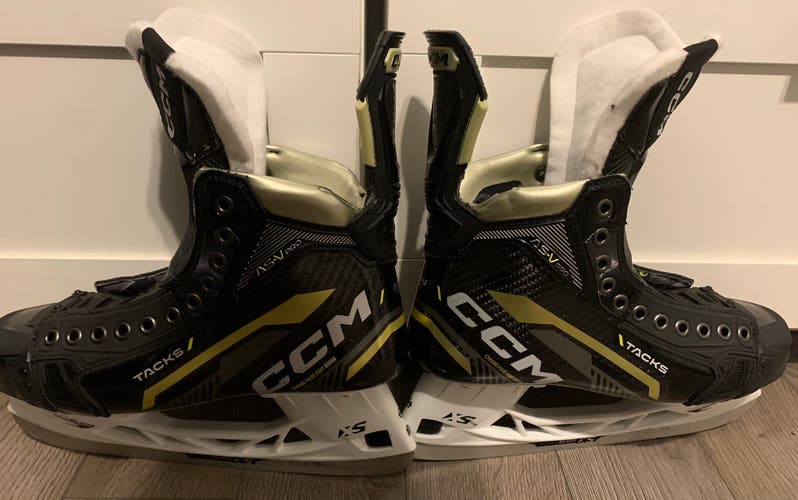 CCM AS-V PRO SKATE BRAND NEW