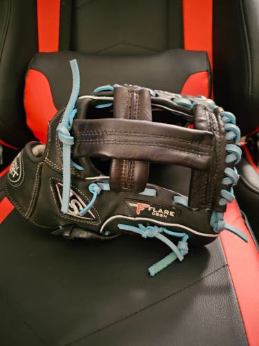 Used 2020 Louisville Slugger Right Hand Throw Infield Pro Flare Baseball Glove 12"