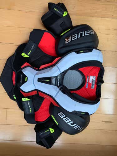 Junior Used Large Bauer X-Ltx Pro+ Shoulder Pads