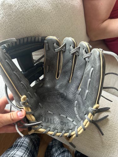 2021 Infield 11.5" A1000 Baseball Glove