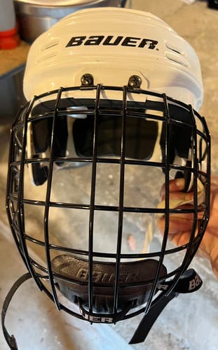 Used Large Bauer HH1000 Helmet