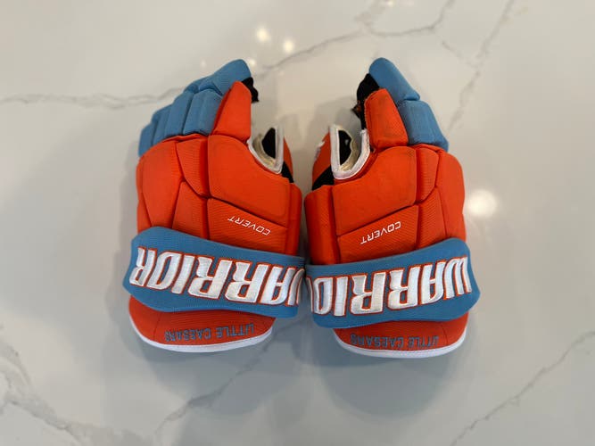 Little Caesar’s PRO hockey gloves - 14”